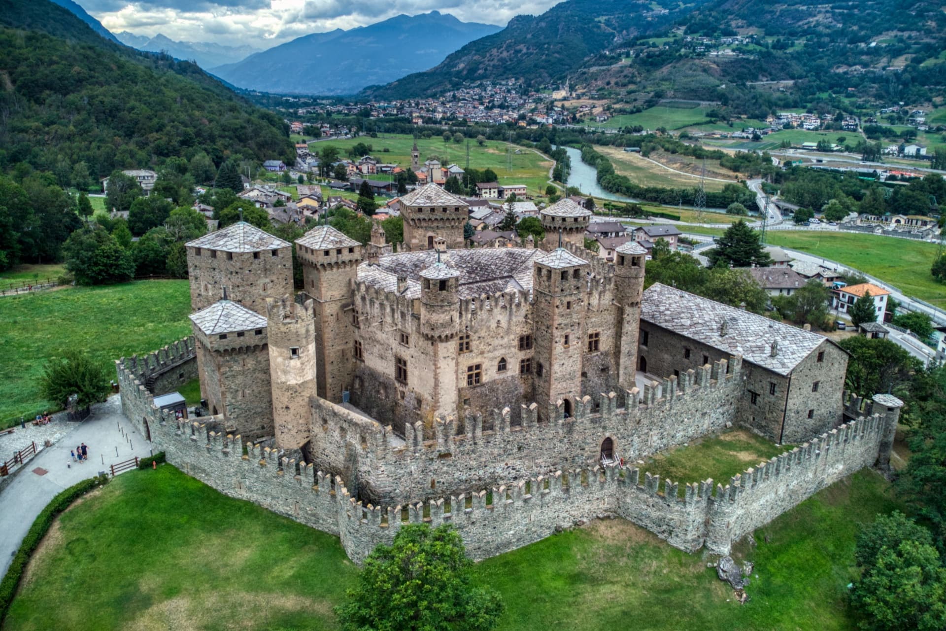 Castelli e borghi medievali